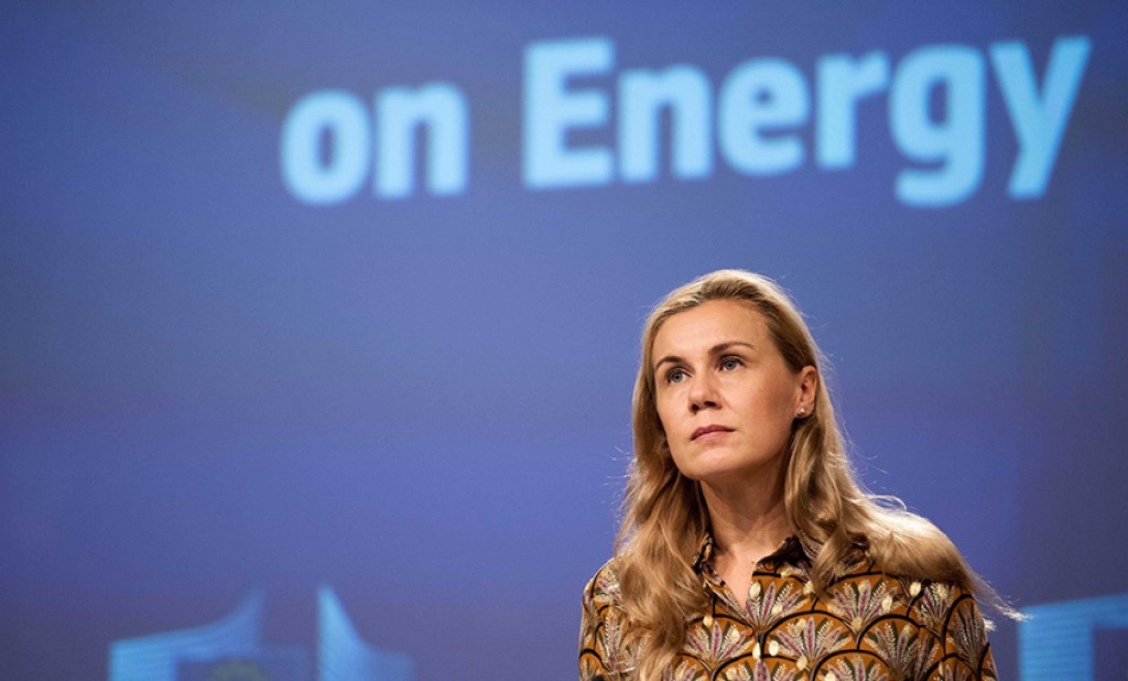 Bruselas presentará un plan para aumentar las inversiones en renovables y una estrategia europea de energía solar