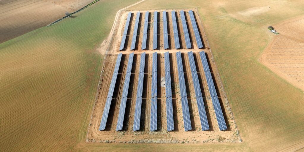 EiDF Solar e IKAV acuerdan la financiación de 30 parques fotovoltaicos