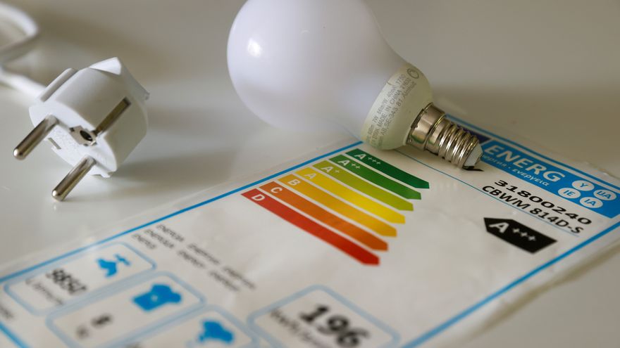 El precio de la luz sube este miércoles un 6 % hasta 263,65 euros/MWh