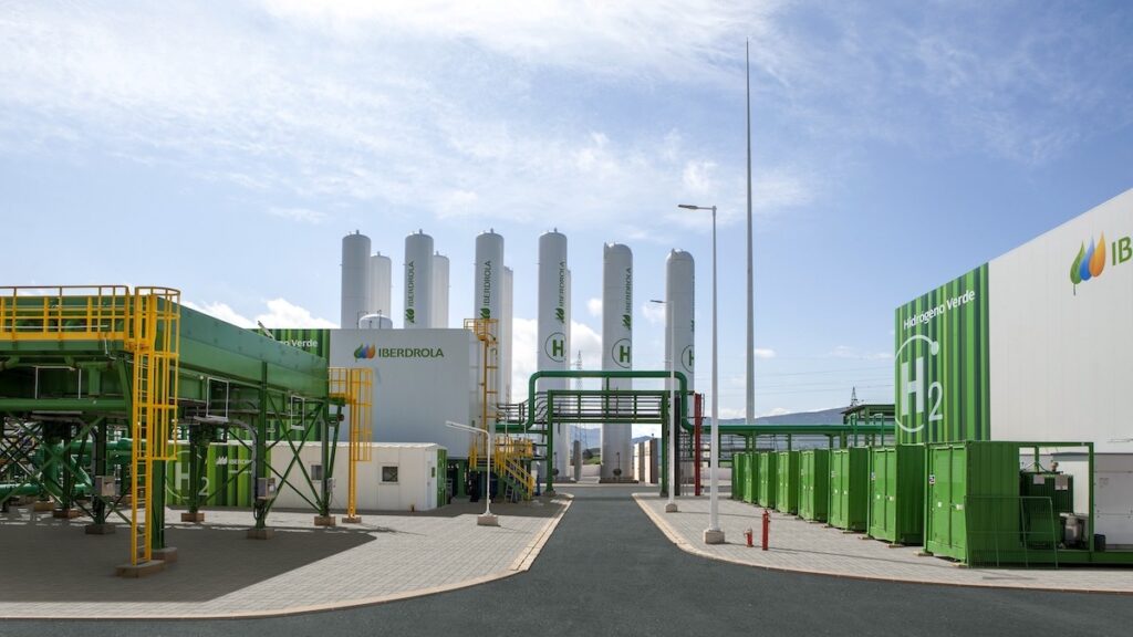 Puertollano acoge la mayor planta de hidrógeno verde de uso industrial de Europa